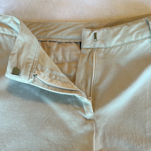 Express Shorts - Picture 6 of 6